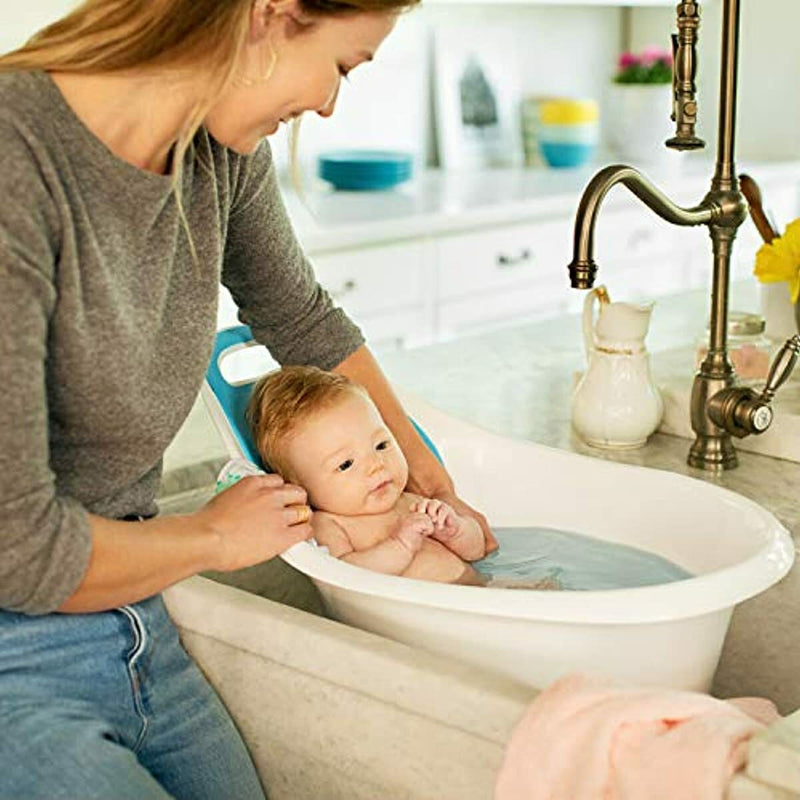 Munchkin Sit and Soak Baby Bath Tub with Bath Rinser